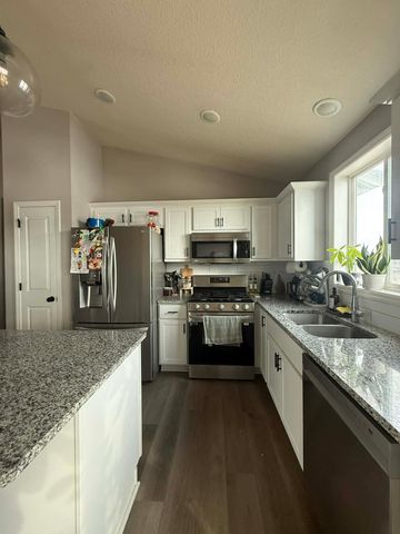 19813 English Avenue N, Forest Lake, MN 55025