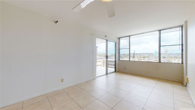 2542 Date Street 302, Honolulu, HI 96826