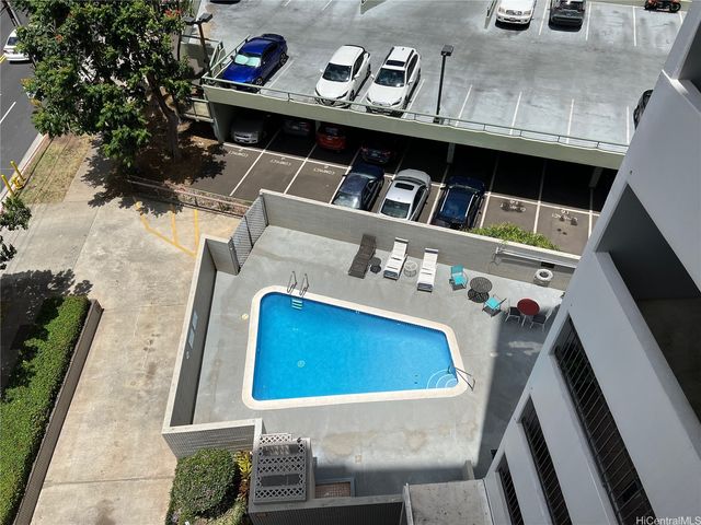 2542 Date Street 302, Honolulu, HI 96826