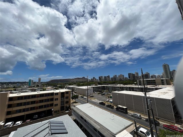 2542 Date Street 302, Honolulu, HI 96826