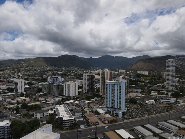 2542 Date Street 302, Honolulu, HI 96826