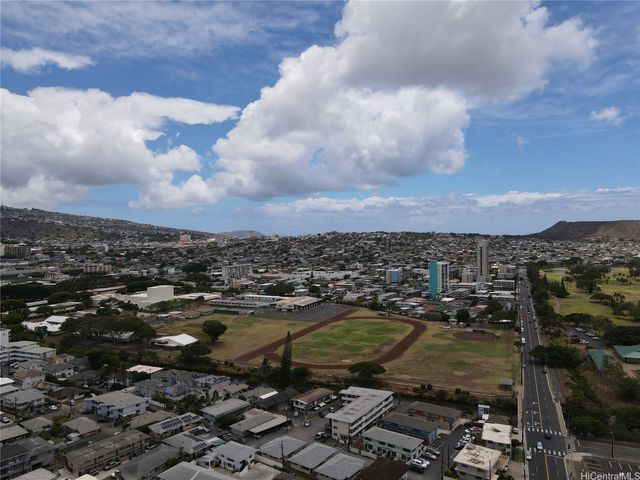 2542 Date Street 302, Honolulu, HI 96826