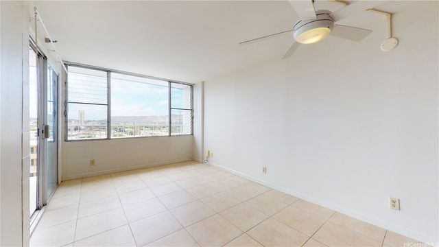 2542 Date Street 302, Honolulu, HI 96826
