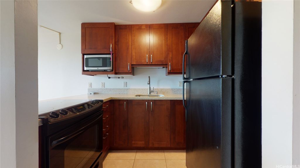 2542 Date Street 302, Honolulu, HI 96826