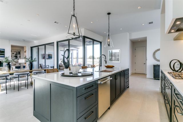 315 Regal Lane, Irving, TX 75039