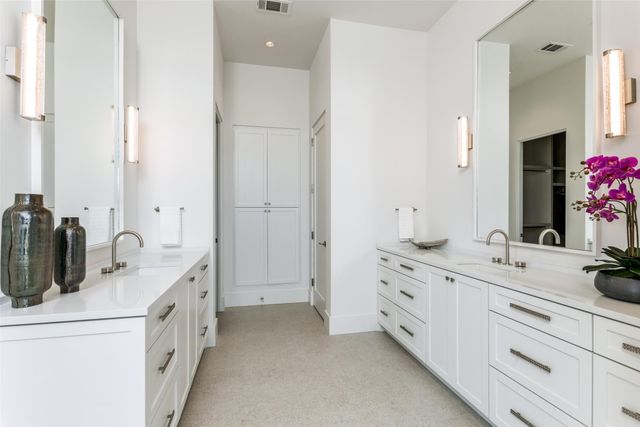 315 Regal Lane, Irving, TX 75039