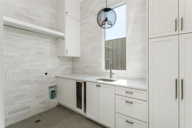 315 Regal Lane, Irving, TX 75039