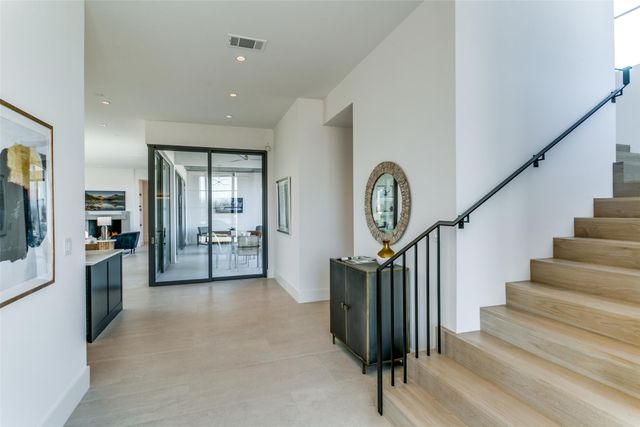 315 Regal Lane, Irving, TX 75039