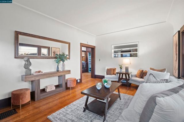 5428 5428 Ruth Ave, Oakland, CA 94601