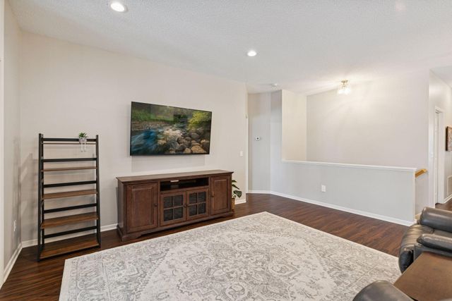 1670 Skywood Lane, Eagan, MN 55122