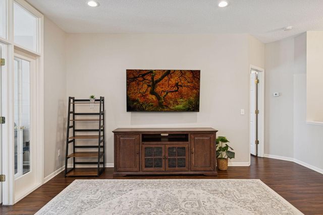 1670 Skywood Lane, Eagan, MN 55122