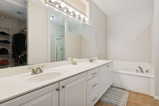 1670 Skywood Lane, Eagan, MN 55122