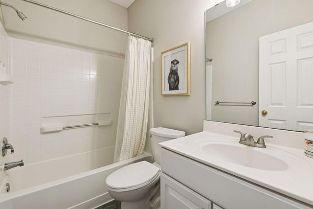 1670 Skywood Lane, Eagan, MN 55122