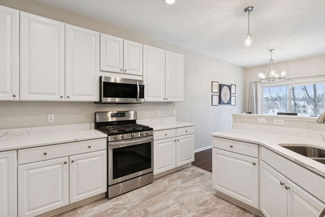 1670 Skywood Lane, Eagan, MN 55122