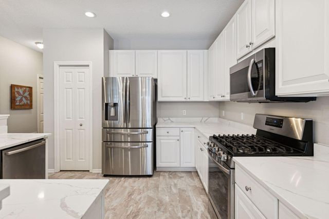 1670 Skywood Lane, Eagan, MN 55122