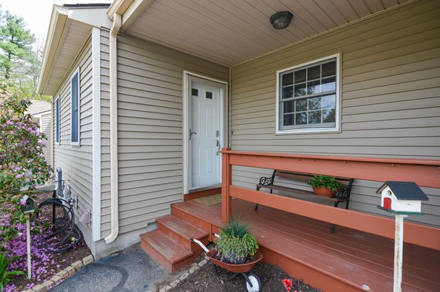 3 Wade Farm Road A, Newmarket, NH 03857