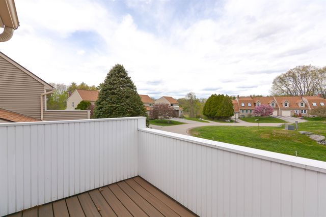 3 Wade Farm Road A, Newmarket, NH 03857