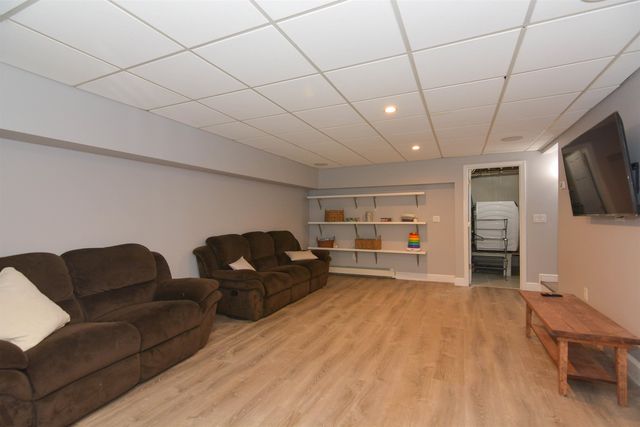 3 Wade Farm Road A, Newmarket, NH 03857