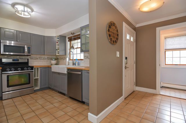 3 Wade Farm Road A, Newmarket, NH 03857
