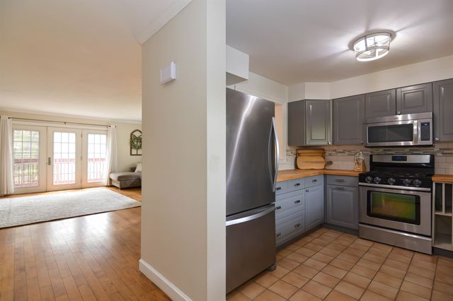 3 Wade Farm Road A, Newmarket, NH 03857