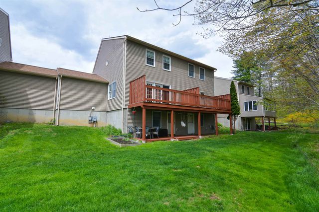 3 Wade Farm Road A, Newmarket, NH 03857