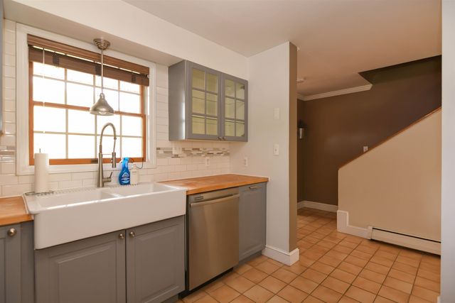3 Wade Farm Road A, Newmarket, NH 03857