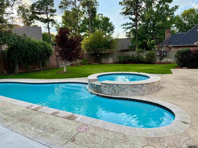 3855 Broadmoore Ct, Tyler, TX 75707