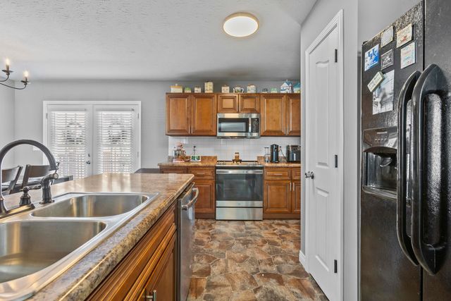 100 Wisteria Lane, Morehead, KY 40351