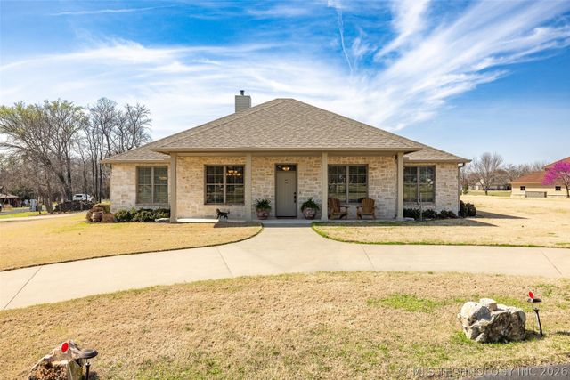 33389 S Coves Drive, Afton, OK 74331