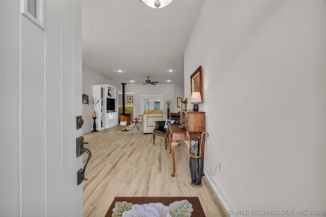 33389 S Coves Drive, Afton, OK 74331