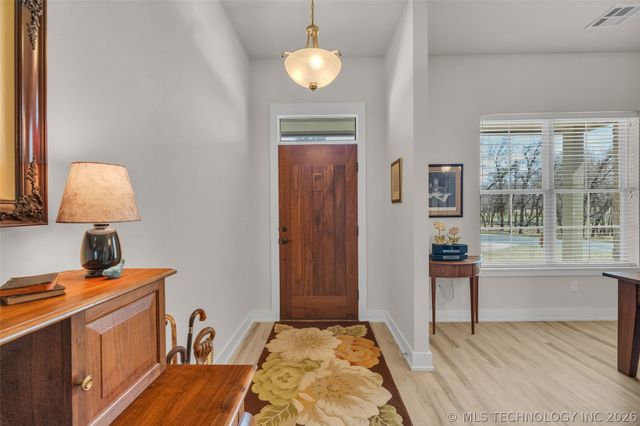 33389 S Coves Drive, Afton, OK 74331