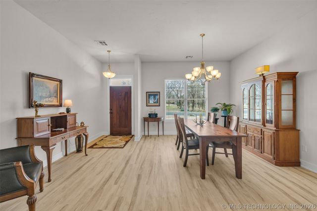 33389 S Coves Drive, Afton, OK 74331