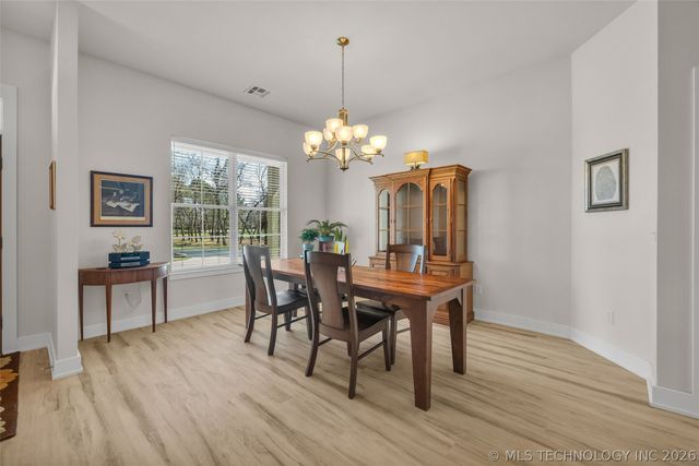 33389 S Coves Drive, Afton, OK 74331