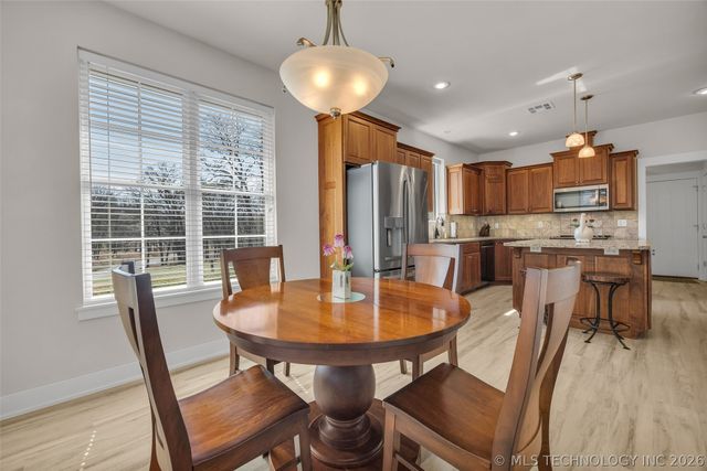 33389 S Coves Drive, Afton, OK 74331