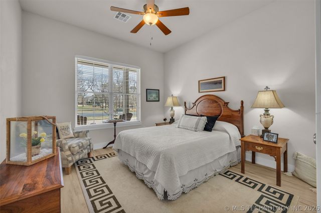 33389 S Coves Drive, Afton, OK 74331