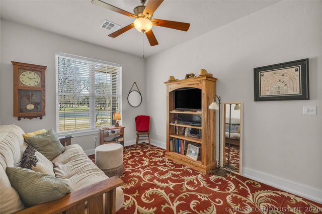 33389 S Coves Drive, Afton, OK 74331