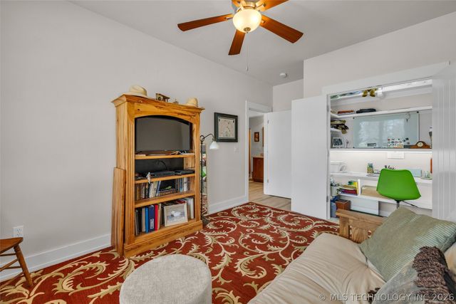 33389 S Coves Drive, Afton, OK 74331