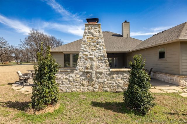 33389 S Coves Drive, Afton, OK 74331