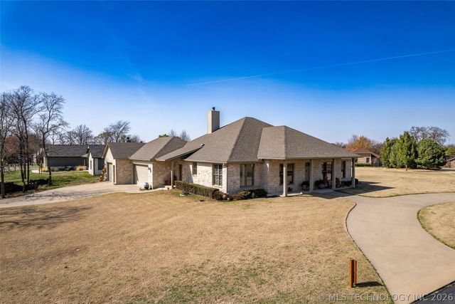 33389 S Coves Drive, Afton, OK 74331