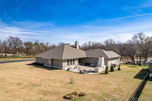 33389 S Coves Drive, Afton, OK 74331