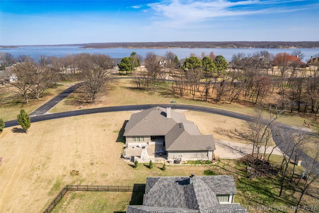 33389 S Coves Drive, Afton, OK 74331