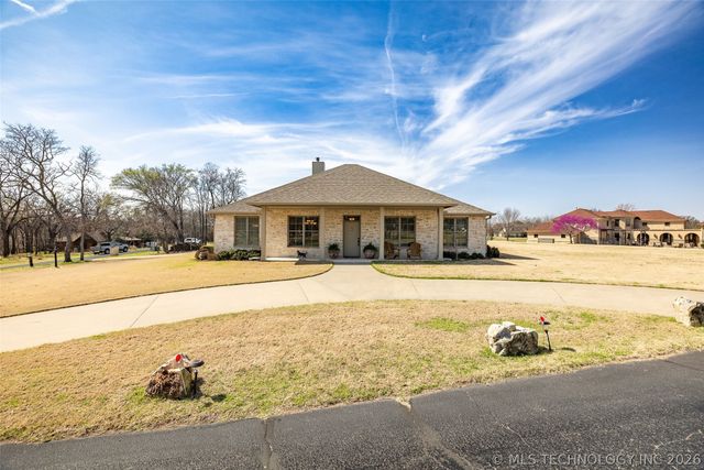 33389 S Coves Drive, Afton, OK 74331