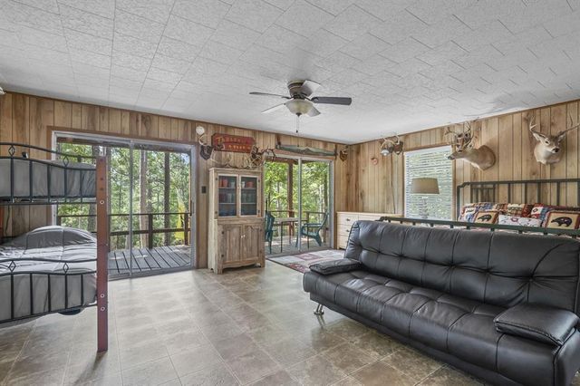 794 County Road 3345, Colmesneil, TX 75938