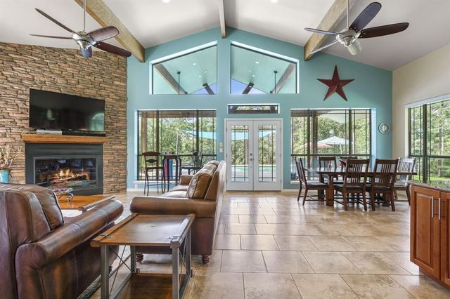 794 County Road 3345, Colmesneil, TX 75938