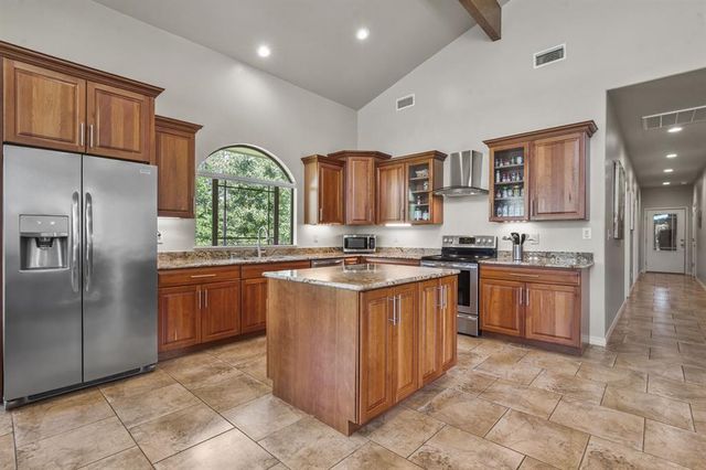 794 County Road 3345, Colmesneil, TX 75938
