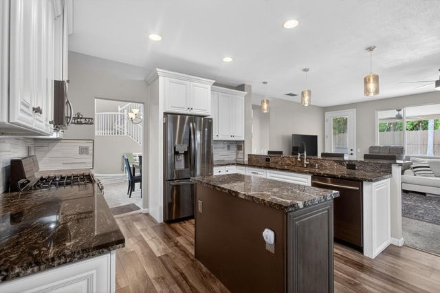 2695 3rd St, Lincoln, CA 95648