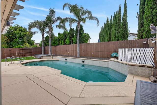 2695 3rd St, Lincoln, CA 95648