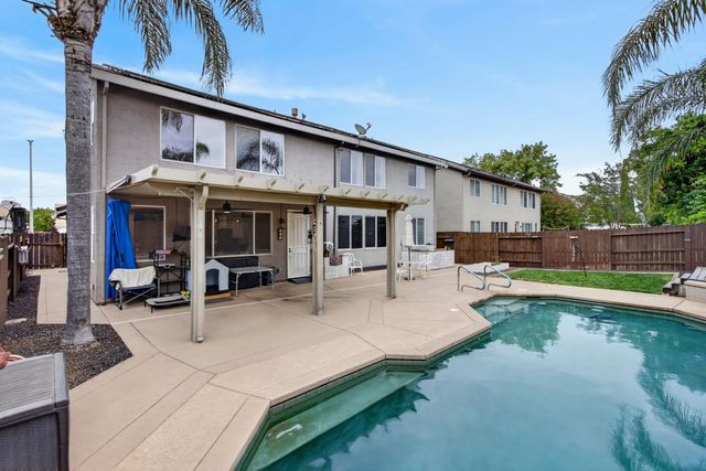 2695 3rd St, Lincoln, CA 95648