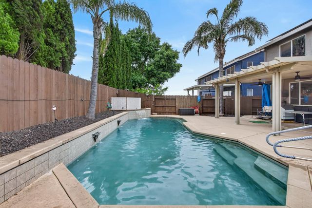 2695 3rd St, Lincoln, CA 95648