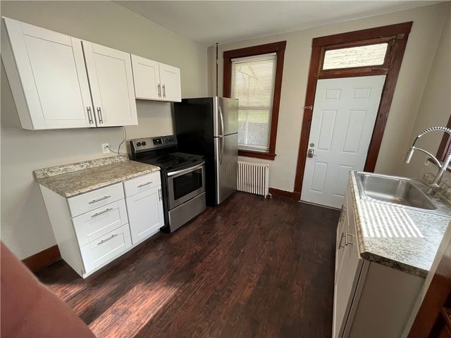 227 Maytide Street, Carrick, PA 15227